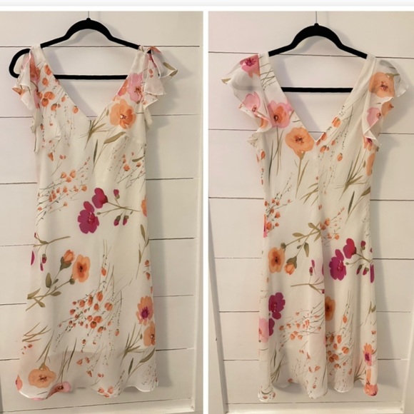 Studio Y Dresses & Skirts - VINTAGE Y2K 90's 9/10 white ditzy floral flutter sleeve midi cottagecore dress